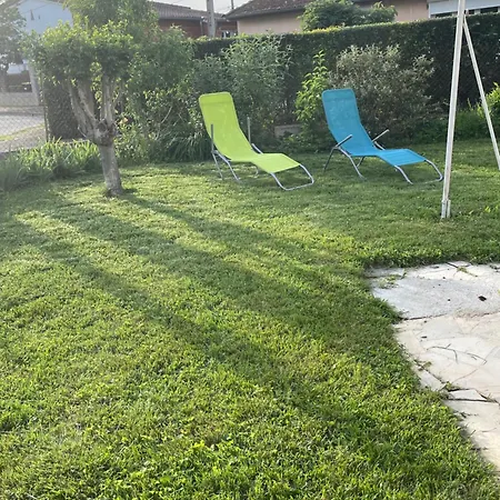 Logement Au 1er Etage D'une Maison Avec Jardin Le Fossat