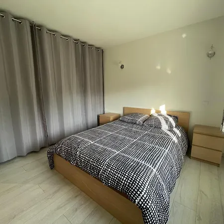 Lejlighed Logement Au 1er Etage D'une Maison Avec Jardin