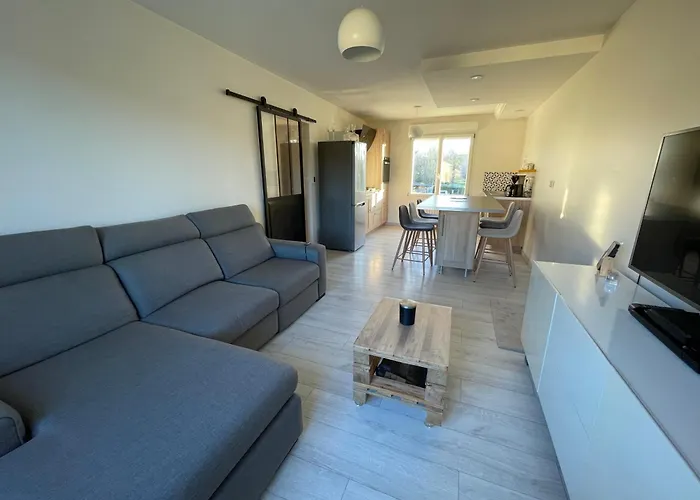 Logement Au 1er Etage D'une Maison Avec Jardin Apartamento Le Fossat